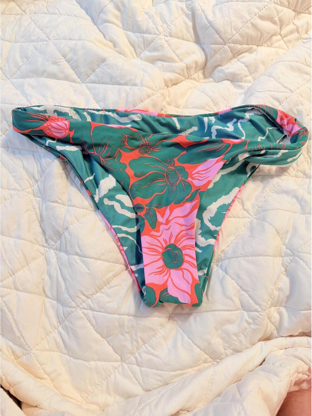Maaji Floral Reversible Bikini Set Size S + Extra Matching Bottom - Picture 4 of 6